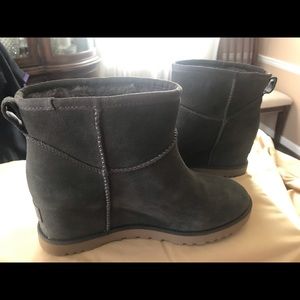 UGG Classic Femme Mini